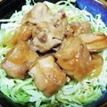 Snake's cooksnap of when they made 照り鶏キャベ盛温玉のっけ丼.