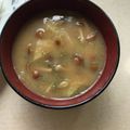Ruriluru's cooksnap of when they made なめことめかぶの味噌汁.