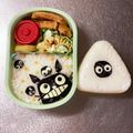 Chaaa_room's cooksnap of when they made 簡単キャラ弁＊顔出しトトロおにぎり.