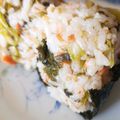 くむちん's cooksnap of when they made 高菜と鮭フレークのおにぎり.