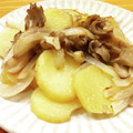 かなりんココりん's cooksnap of when they made じゃがいもと玉ねぎとしめじのマヨ炒め.
