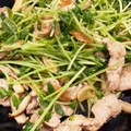 パッシーユ's cooksnap of when they made 豆苗と豚こまと椎茸炒め.