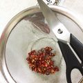 フジぽん's cooksnap of when they made 簡単飛び散らない唐辛子の輪切り.