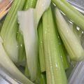 わたるんママ's cooksnap of when they made いつまでもシャキシャキ♪セロリの保存法.