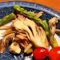 愛猫ベリー's cooksnap of when they made 細アスパラとブロックベーコンと舞茸炒め.