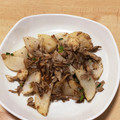 マダムスカーレット's cooksnap of when they made 長芋と舞茸の麺つゆ炒め.