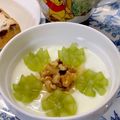 ☆あいちゃん's cooksnap of when they made ヨーグルトに、ぶどう＆くるみ♪.