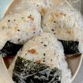 にこちゃんち's cooksnap of when they made ごまたっぷり♪と梅干のおにぎり.