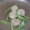 生誕１９７３年独身男's cooksnap of when they made 【さかなの日】帆立とアスパラのソテー.