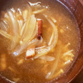 のぶ代's cooksnap of when they made 簡単♪えのきとたまねぎとベーコンのみそ汁.