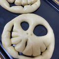 kazumiami's cooksnap of when they made 簡単手捏ね☆ハロウィンお化けのフーガス！.