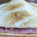 ひぃちゃんひー's cooksnap of when they made 【朝食に】バナナベーコンサンド【簡単】.