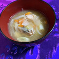 ankotetu's cooksnap of when they made 血液サラサラ＊焼きネギとさば缶の味噌汁.