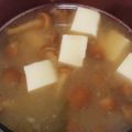 ヨシヨッシー's cooksnap of when they made なめことわかめと豆腐の味噌汁.