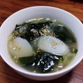 YCHキッチン's cooksnap of when they made 簡単トック餅入りわかめスープ.