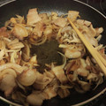 陳・亮's cooksnap of when they made 簡単！玉ねぎと舞茸の豚丼♪.
