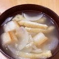 ママメイン！時々子供's cooksnap of when they made シンプルに✿たまねぎと麩の味噌汁.