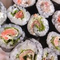 KAORULALA's cooksnap of when they made アボカドとスモークサーモンの巻き寿司.