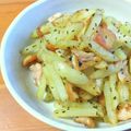 ちーまぐ's cooksnap of when they made じゃが芋と鶏皮のカレーバジル炒め.