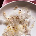 m・R's cooksnap of when they made 電子レンジでライスペーパーチップス.