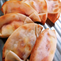 雨好き's cooksnap of when they made 餃子の皮とクリチで☆北海道包み焼きピザ.