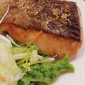 とうやんママ's cooksnap of when they made 簡単！鮭のムニエル〜ほうれん草ソテー添え.