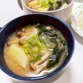 ありみりん♡'s cooksnap of when they made 具材楽しむお味噌汁じゃが/しめじ/わかめ.