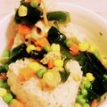 私市ビッキーズ津門巳's cooksnap of when they made 松茸お吸い物餡かけ若布Mixベジおにぎり.