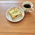 Etsu☆ko's cooksnap of when they made たっぷり卵のふわふわピザトースト♡.