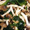 haaako's cooksnap of when they made しめじとワカメのごまポン和え.