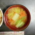 タムカナ's cooksnap of when they made 白菜とにんじんの味噌汁.