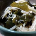 醤油☆世界一's cooksnap of when they made 【ダイエット】えのきとわかめの簡単酢の物.