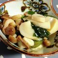 春美姫's cooksnap of when they made しめじとワカメのごまポン和え.