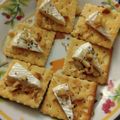 ☆hikonyan☆'s cooksnap of when they made カマンベールチーズとはちみつのカナッペ.