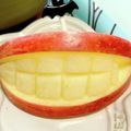 ★ゆずきん★'s cooksnap of when they made 簡単♪ハロウィンに口の形のリンゴ飾り切り.