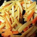 ももちゃんまこちゃん's cooksnap of when they made あともう一品って時に大根きんぴら.