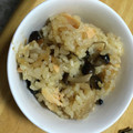 やーしー's cooksnap of when they made 炊飯器で簡単☆鮭としめじのマヨピラフ.