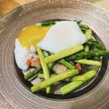 Reinaxoxo's cooksnap of when they made アスパラとベーコンの温泉卵ソース.