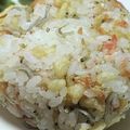 ゆけり３兄弟's cooksnap of when they made 桜えびじゃこ☆揚げ玉おにぎり☆香りごま油.