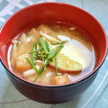 お料理ニャロメ's cooksnap of when they made 基本さつまいもと油揚げ、きのこのお味噌汁.