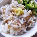 こみく's cooksnap of when they made バターと生姜でまかない専用「しらす丼」.
