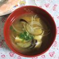 mmameco's cooksnap of when they made 玉ねぎ・豆腐・なすの味噌汁.