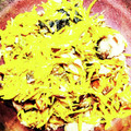 mearishoji's cooksnap of when they made 菊の花とさば缶のあえもの.