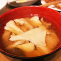 クックISTY6U☆'s cooksnap of when they made 簡単✱10分で！舞茸と豆腐のお味噌汁.
