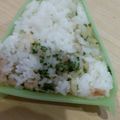 あゆたっくん's cooksnap of when they made 【保育園給食】天かすと青のりのおにぎり.