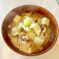 azbjbn's cooksnap of when they made きのこと豆腐のみそ汁.