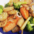 とこぺ's cooksnap of when they made 秋鮭と舞茸の甘辛炒め.
