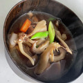 ERIKOのご飯's cooksnap of when they made 旨みたっぷり～サバ缶と具沢山きのこ汁.