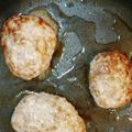 シルバニアF's cooksnap of when they made 最速のハンバーグ。肉・塩・胡椒・砂糖だけ.