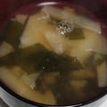 ヨシヨッシー's cooksnap of when they made 大根とわかめのみそ汁.